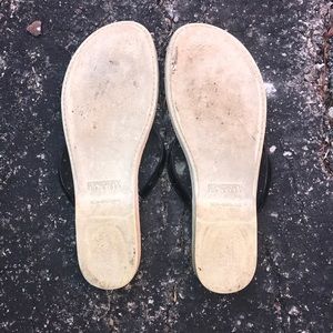 sperry black flip flops